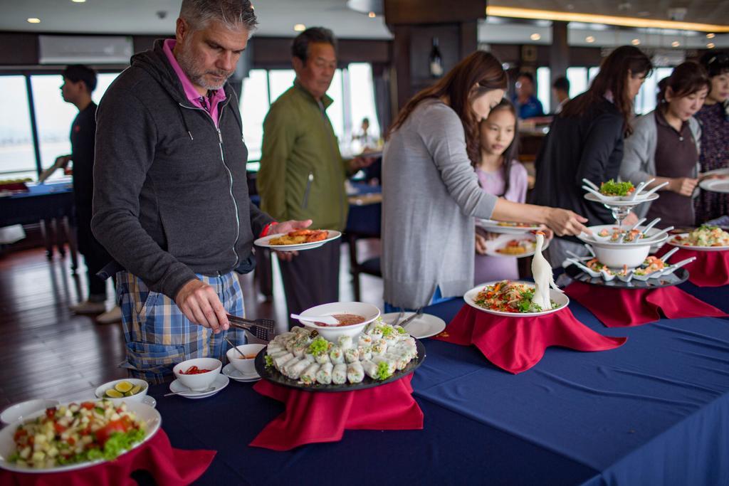 Hotel Alisa Cruise Halong Ha Long Esterno foto