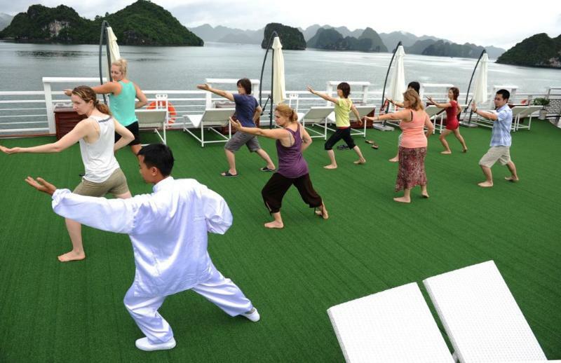 Hotel Alisa Cruise Halong Ha Long Esterno foto